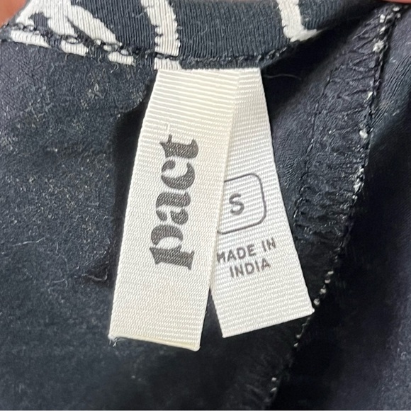 PACT Organic Cotton Fit And Flare Dress Black/White peekaboo Back Size Small - Picture 11 of 13